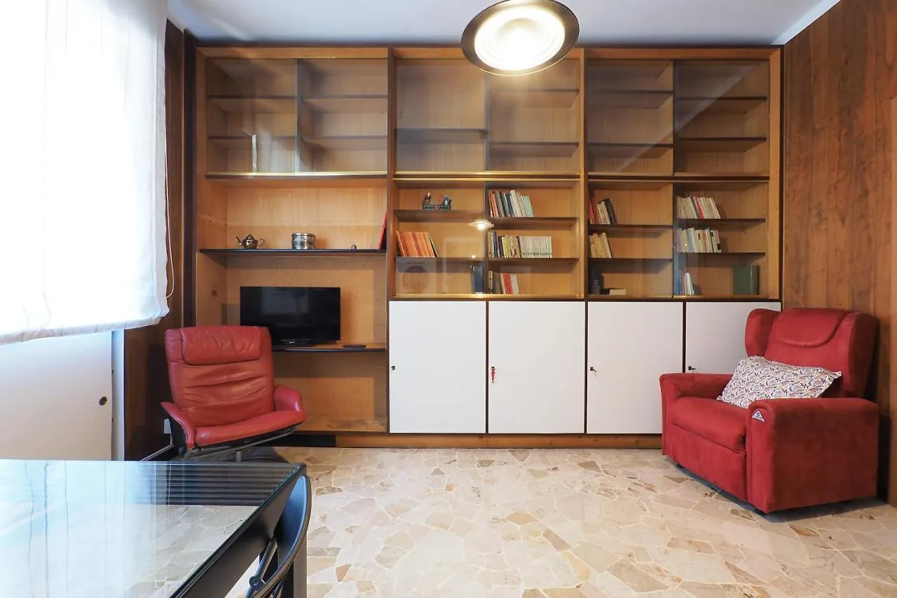 Primopiano - Tolmezzo Apartment Milan