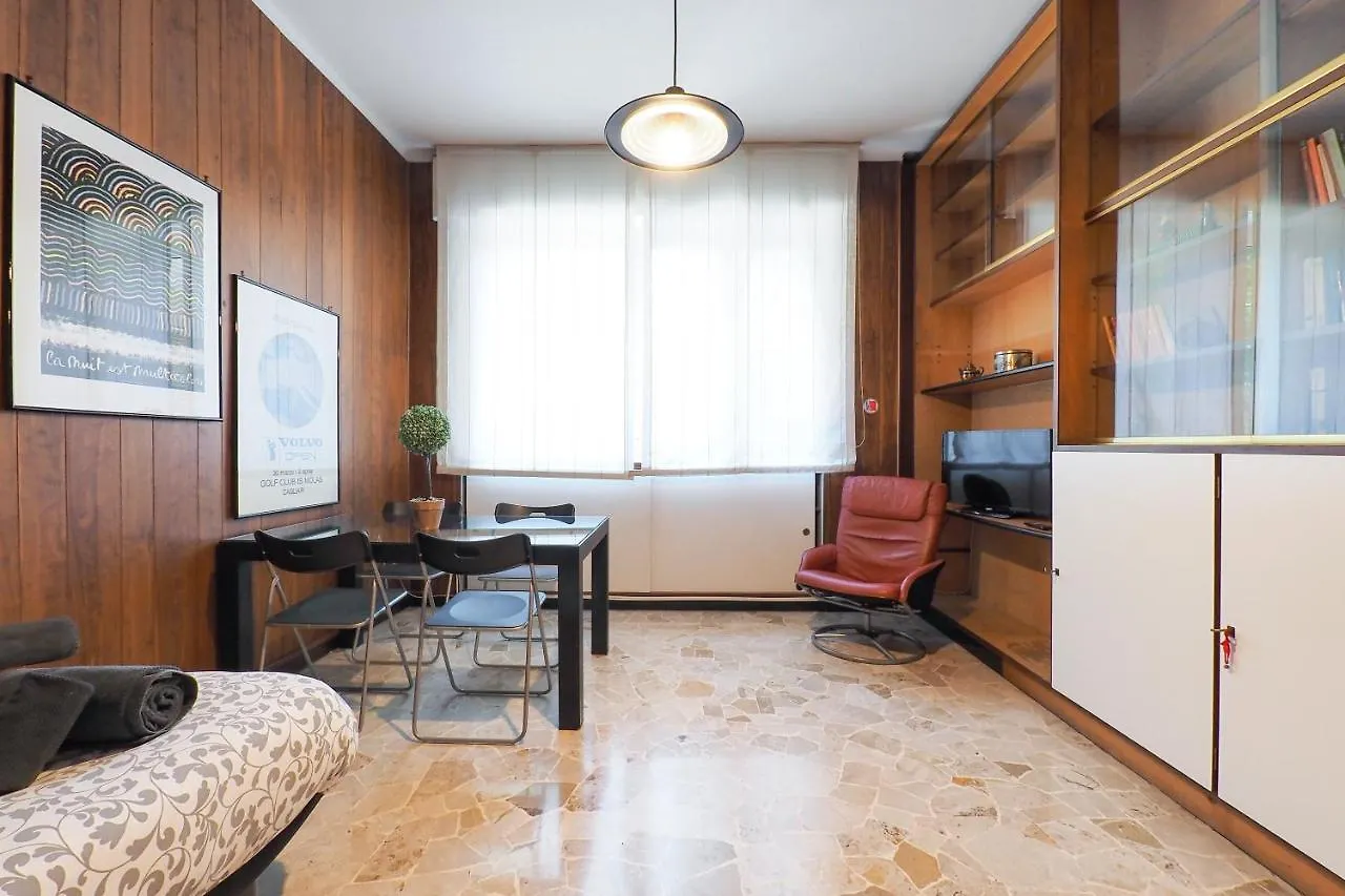 Primopiano - Tolmezzo Apartment Milan 0*,